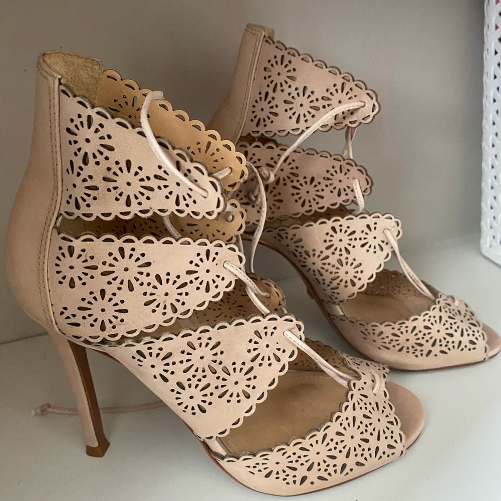 SHULTZ heels like new